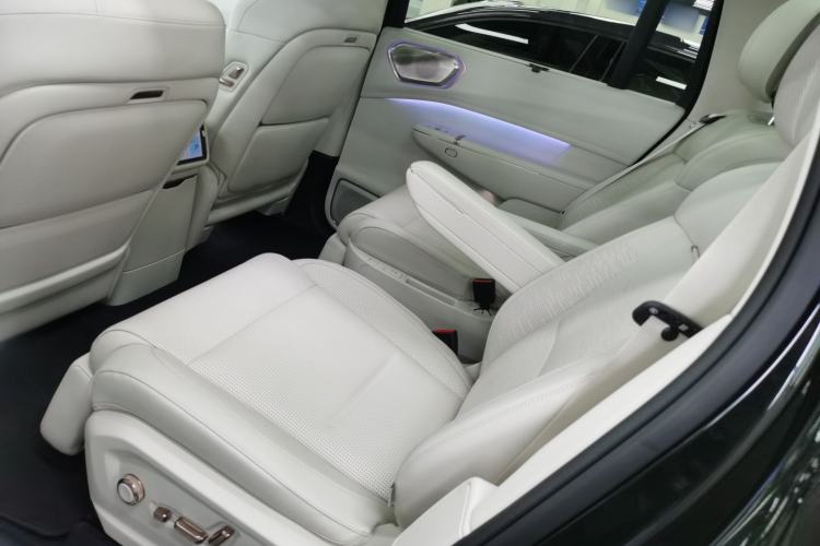 Used Lynk & Co 900 2025 2.0T Exploration Edition
