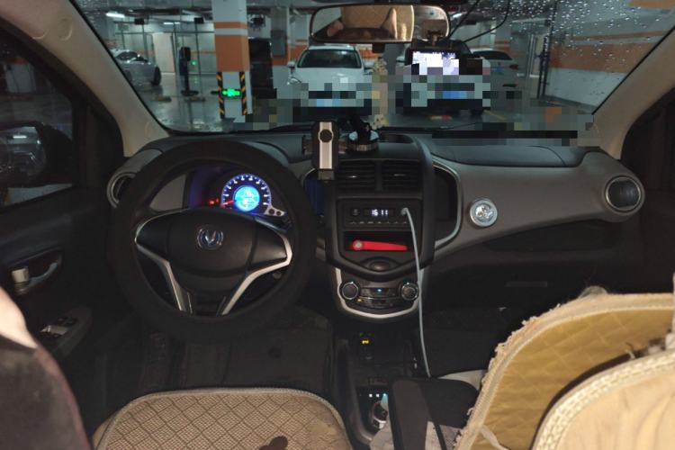 Used CHANGAN Benni E-Star 2021 National Edition Xin Yue Version (Fast-Charging Edition) Lithium Iron Phosphate (31.18 kWh) Center Console