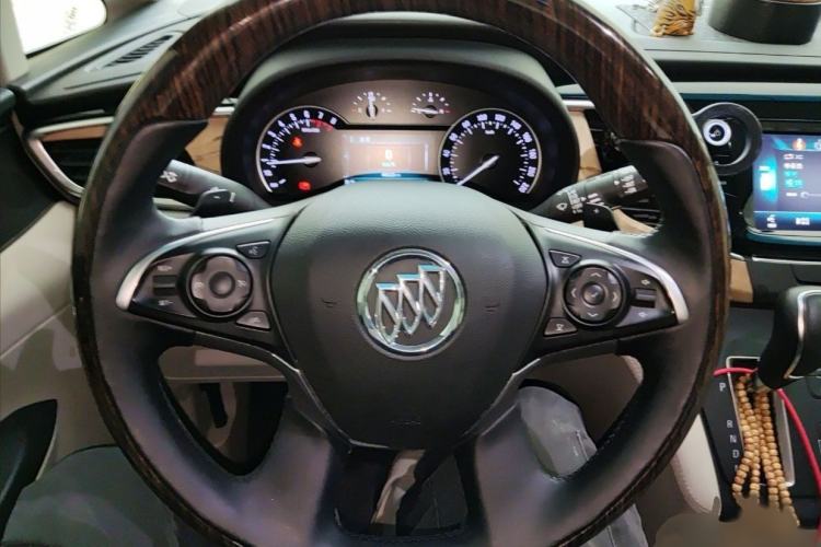 Used Buick GL8 2018 ES 28T Comfort Model China VI Standard