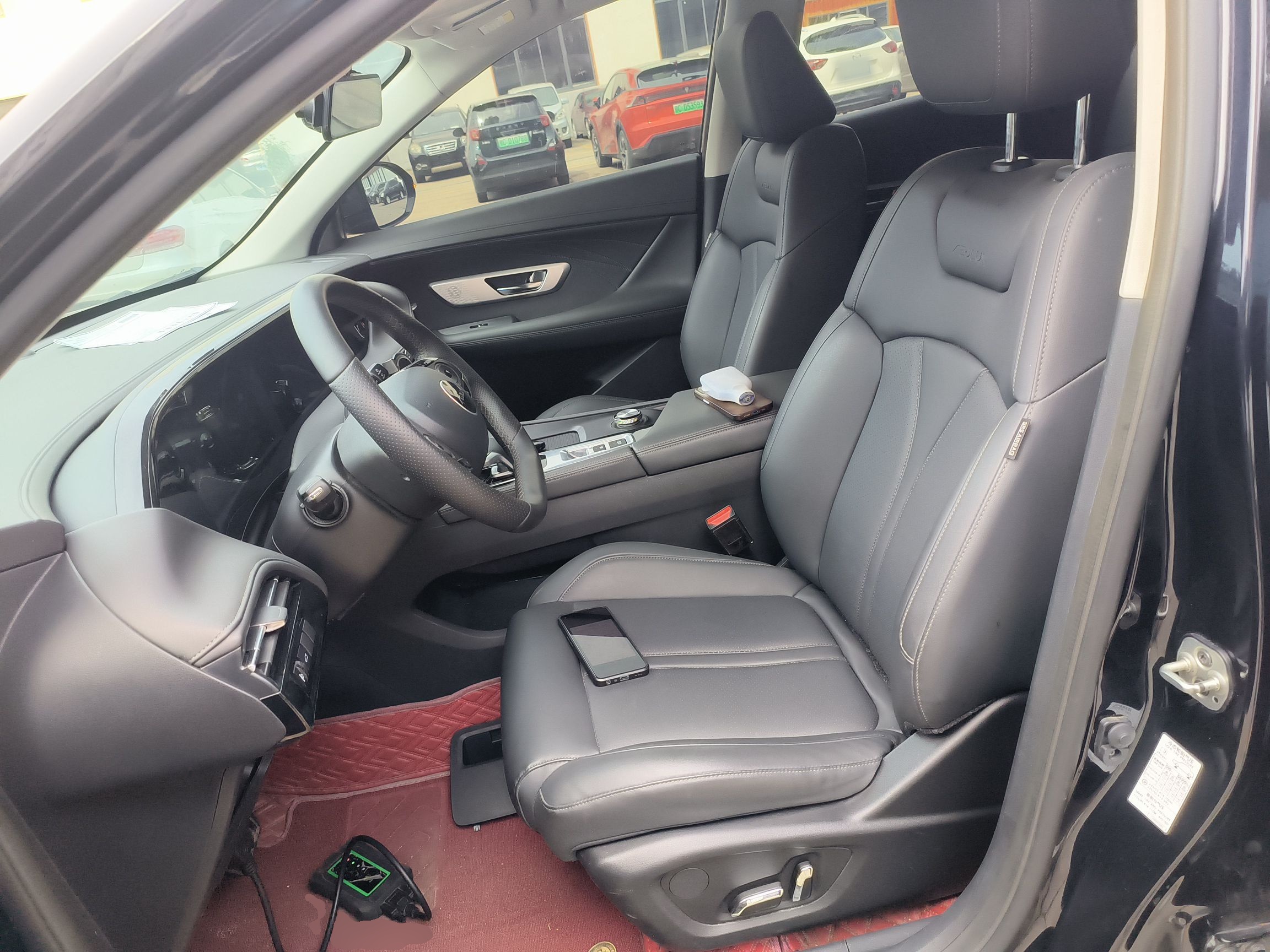 المقاعد الأمامية داخل السيارة