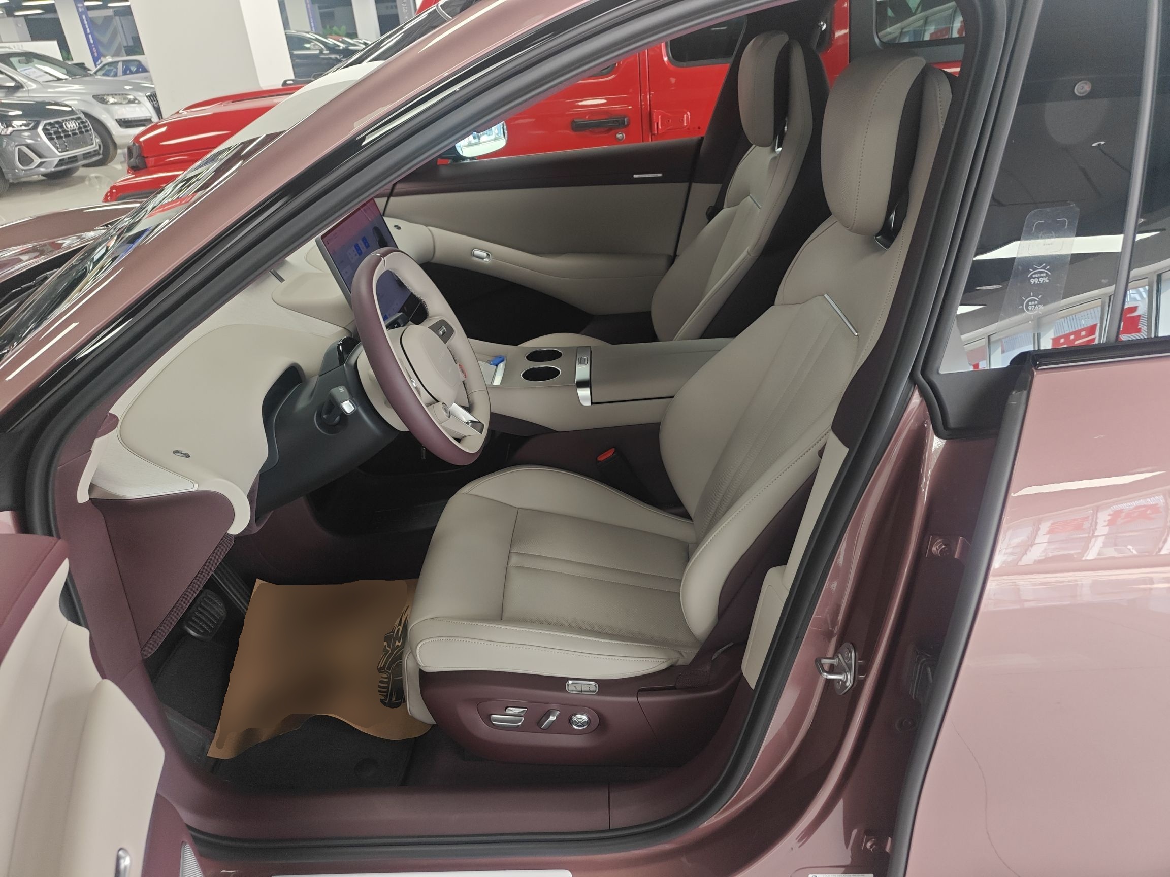 المقاعد الأمامية داخل السيارة