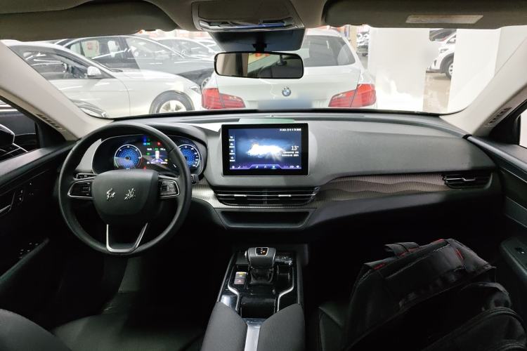 Used Hongqi E-QM5 2021 Charging Version Flagship Edition Center Console