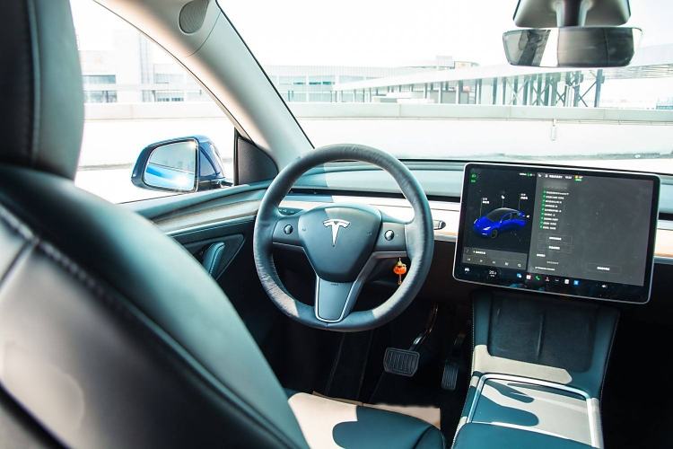 Used Tesla Model Y 2021 Long-Range All-Wheel-Drive Version