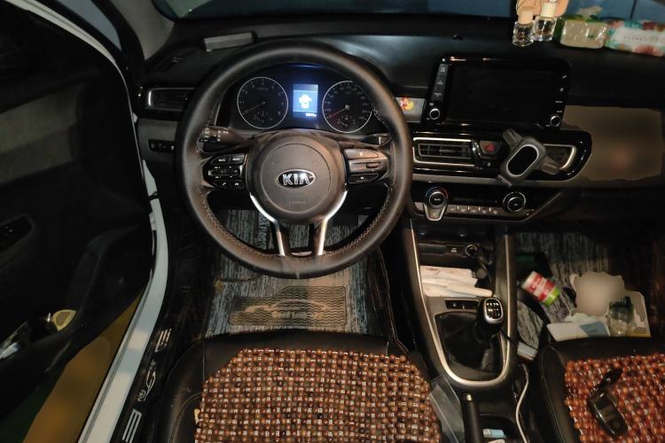 Used Kia Forte 2018 1.6L Manual Value Edition with Sunroof Steering Wheel