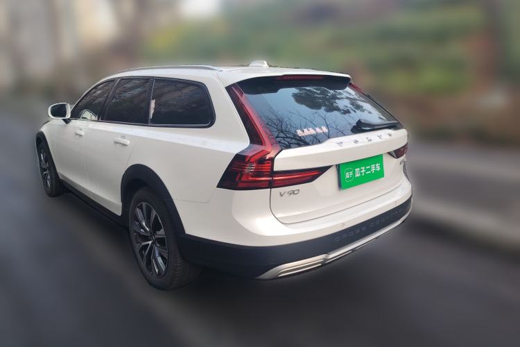 Used Volvo V90 2022 Cross Country B5 AWD Smart Range Edition
