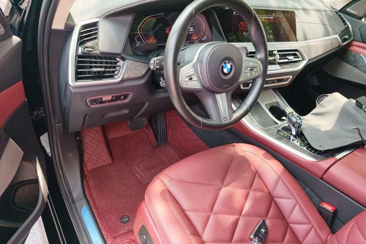 Used BMW X5 2022 xDrive 30Li Luxury M Sport Package
