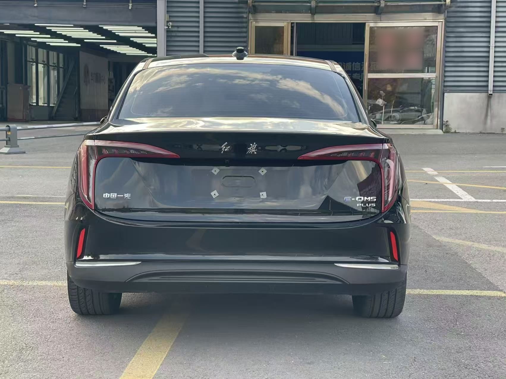 Hongqi E-QM5 2023 620km PLUS — снимка 12