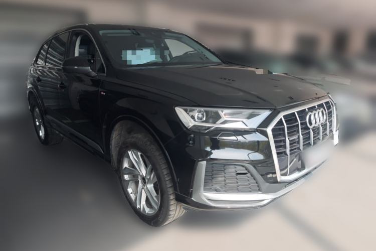 Used Audi Q7 2023 45 TFSI quattro S line Sport model Front Right 45 Deg