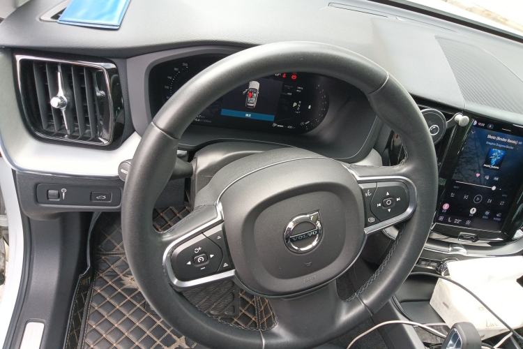 Used Volvo XC60 2022 B5 4x4 Zhiyi Luxury Edition Steering Wheel