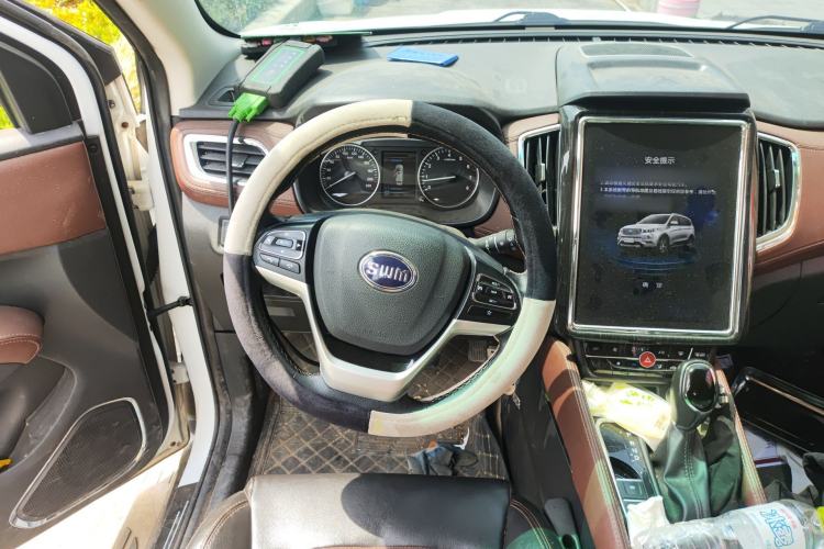 Used SWM X7 2017 1.5T automatic smart version 7 seats Steering Wheel