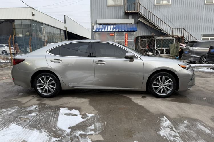 Used Lexus ES 2017 300h Mark Levinson Comfort Edition