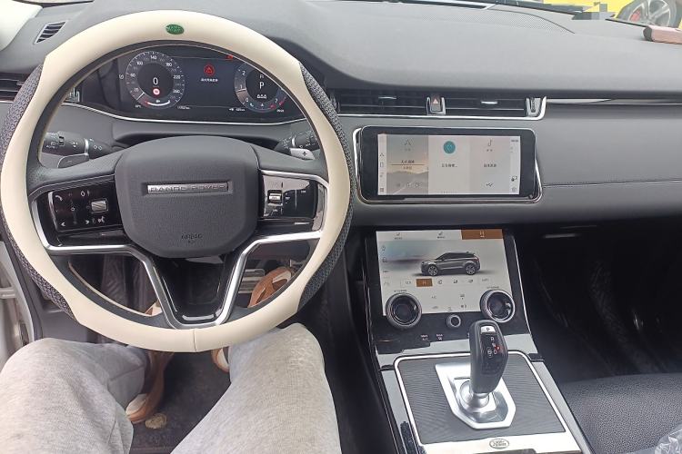 Used Land Rover Range Evoque 2023 Aurora L 249 PS Collins Antique Bronze Special Edition Center Console