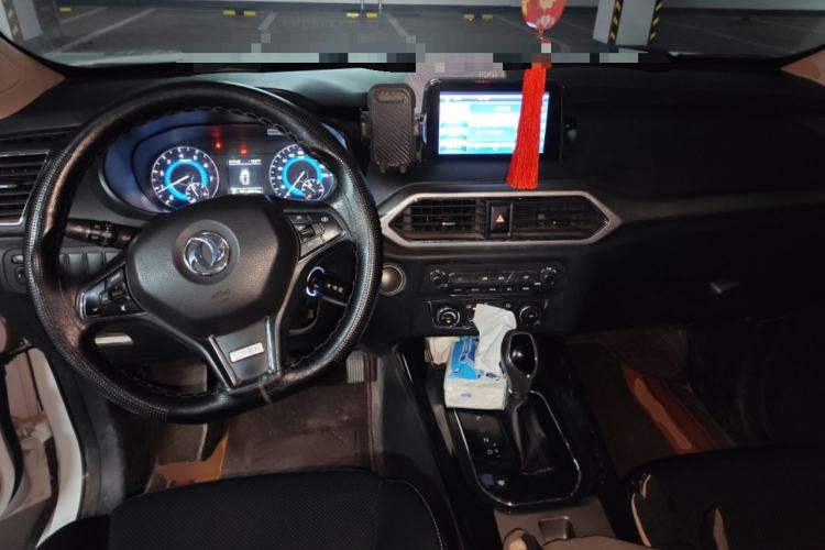 Used Dongfeng Fengon S560 2018 1.8L CVT Urban Model 7 Seats Center Console