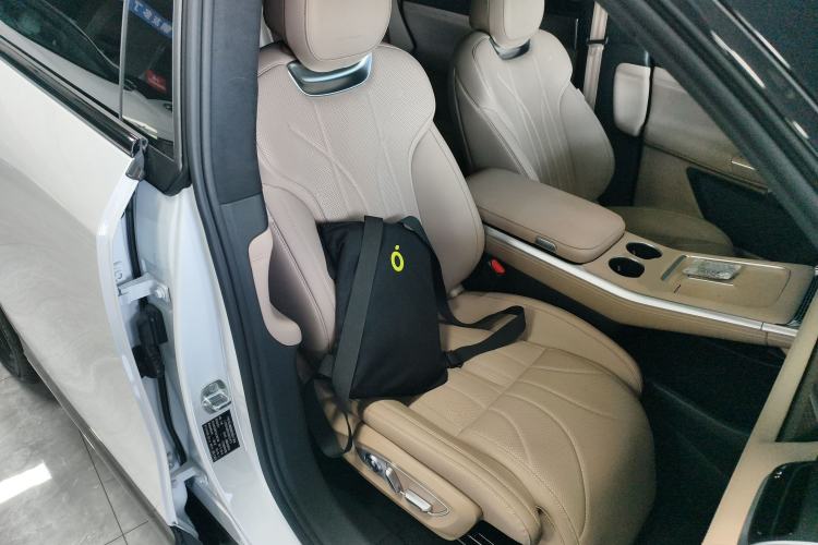 Used XPeng G9 2025 625 Long-Range Max Right Front Seat