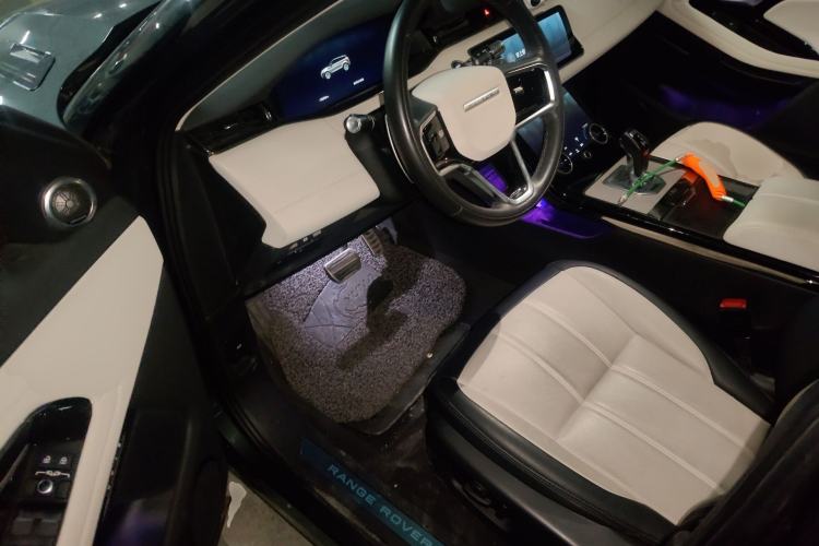 Used Land Rover Range Evoque 2022 Facelifted Aurora L 249 PS R-Dynamic Luxury Edition Driver Seat