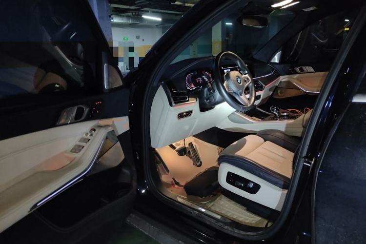 Used BMW X7 2021 xDrive40i Executive Model with M Sport Package
