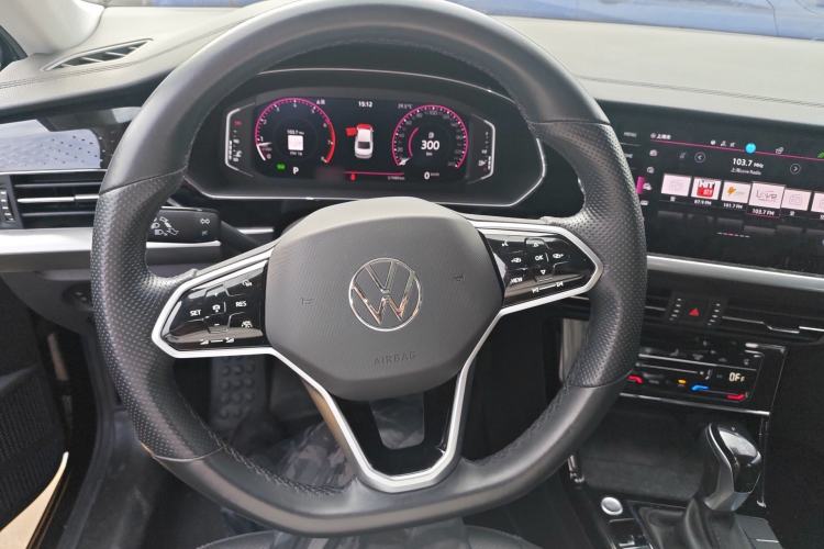 Used Volkswagen Passat 2023 330TSI Starry Luxury Edition
