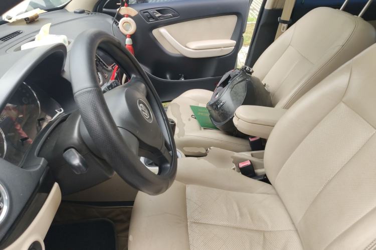 Used Volkswagen Lavida 2011 1.6L Manual - Premium Edition