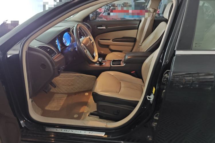 Used Chrysler 300C 2013 3.6L Premium Edition
