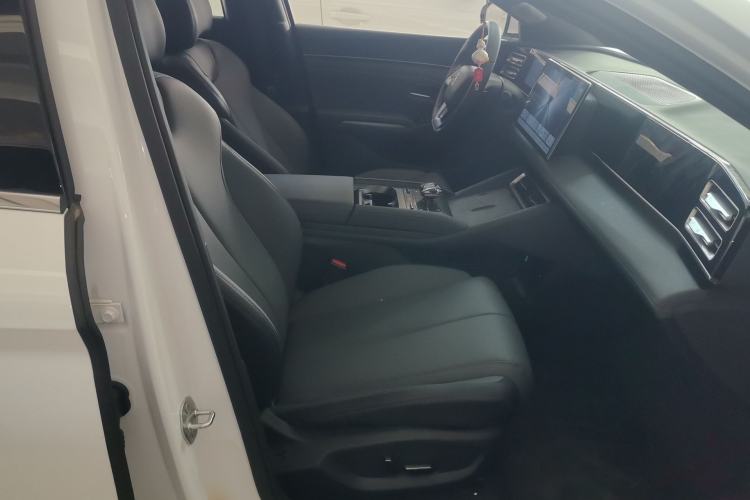 Used BYD Qin L 2025 DM-i Smart Drive 120KM Superior Model Right Front Seat