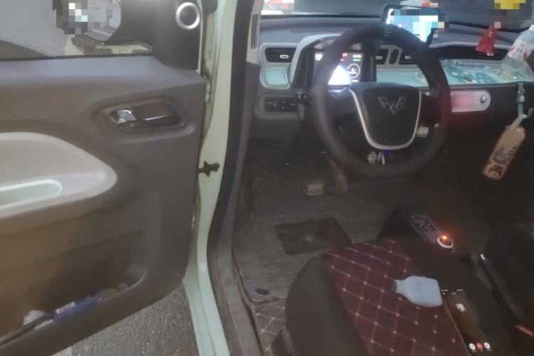 Used Wuling Hongguang MINIEV 2021 Macaron Premium Model – Lithium Iron Phosphate Driver Seat
