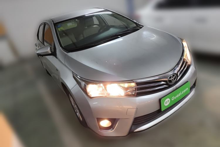 Used Toyota Corolla 2014 1.6L CVT GL Front Right 45 Deg