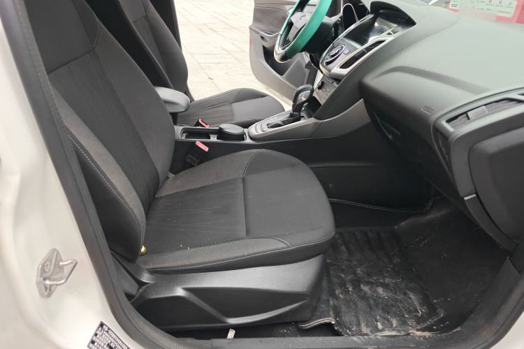 Used Ford Focus 2015 Hatchback 1.6L Automatic Comfort Model
