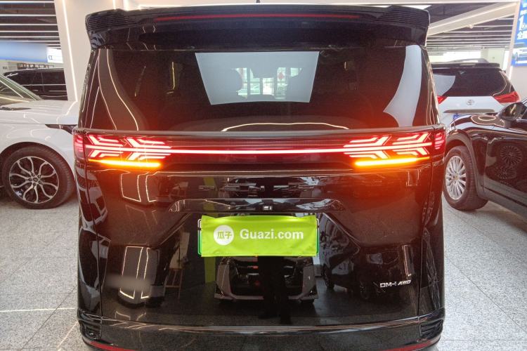 Used Denza D9 2022 DM-i 970 Four-Wheel Drive Flagship Model
