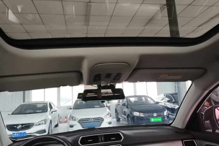 Used Haval H2 2018 Red-Label 1.5T Dual-Clutch Two-Wheel-Drive Luxury Model Headliner