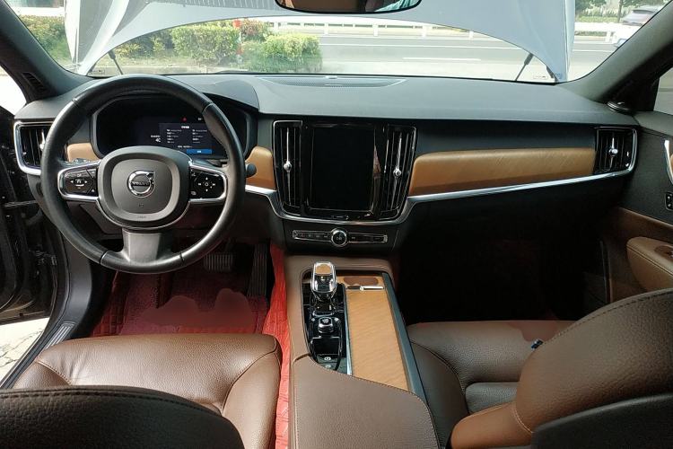 Used Volvo S90 2022 B5 Zhiyi Luxury Edition
