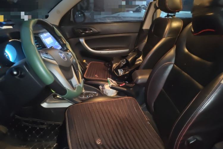 Used CHANGAN CS35 2012 1.6L Automatic Luxury Version China IV Standard
