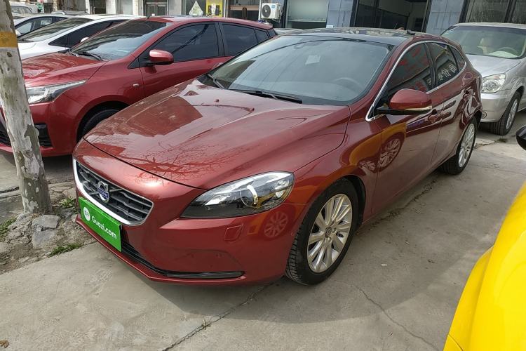 Used Volvo V40 2015 1.6T Zhiya Edition