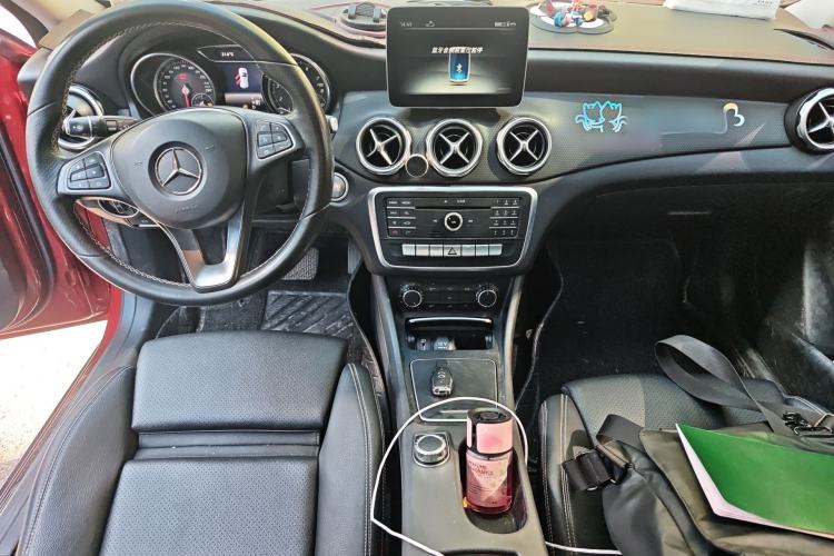 Used Mercedes-Benz GLA 2017 GLA 200 Sport Edition Center Console