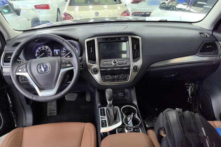 Used CHANGAN CS95 2017 2.0T Two-Wheel Drive Zhiyuan Edition Center Console