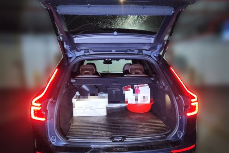 Used Volvo XC60 New Energy 2022 T8 Plug-in Hybrid All-Wheel Drive Smart Luxury Edition Trunk