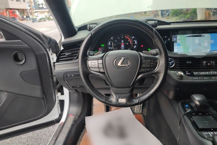 Used Lexus LS 2018 500h F SPORT China VI