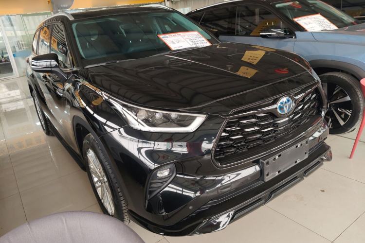 Used Toyota Highlander 2023 2.5L Smart Electric Hybrid Dual-Drive Prestige Version 7 Seats Front Right 45 Deg