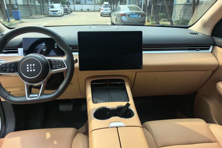 Used Landian E5 PLUS 2025 165 km Long-Range Version PLUS 7-Seater
