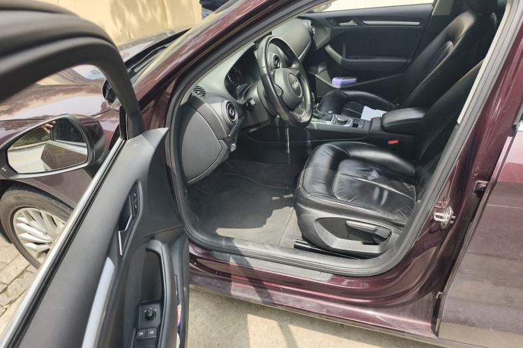 Used Audi A3 2016 Limousine 35 TFSI Ambition Edition Driver Seat