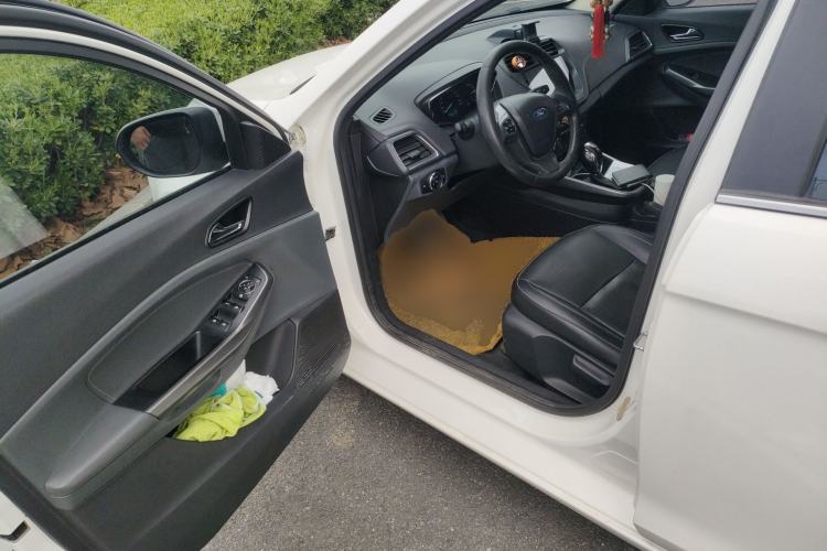 Used Ford Escort 2015 1.5L Automatic Fashion Model Driver Seat