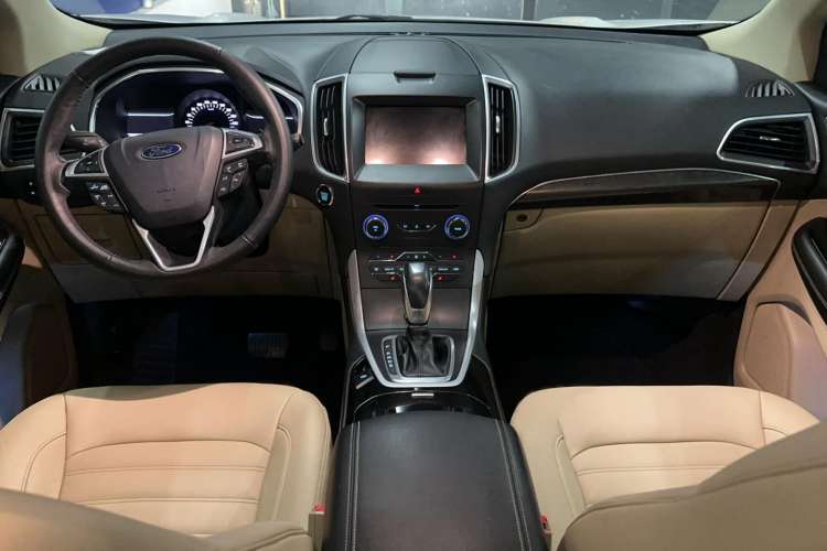 Used Ford Edge 2015 2.0T GTDi Two-Wheel-Drive High-Line Version