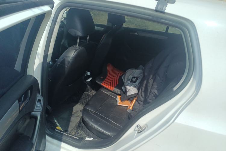 Used Volkswagen Golf 2012 1.6L Automatic Fashion Model
