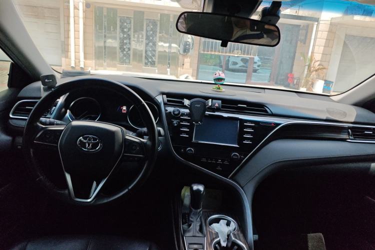Used Toyota Camry 2018 2.0G Luxury Edition
