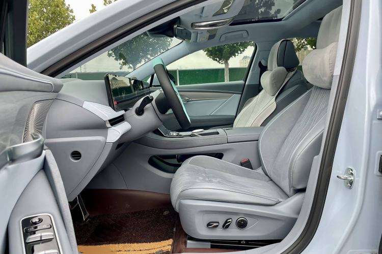 Used VOYAH PASSION 2023 Four-Wheel Drive Flagship Edition
