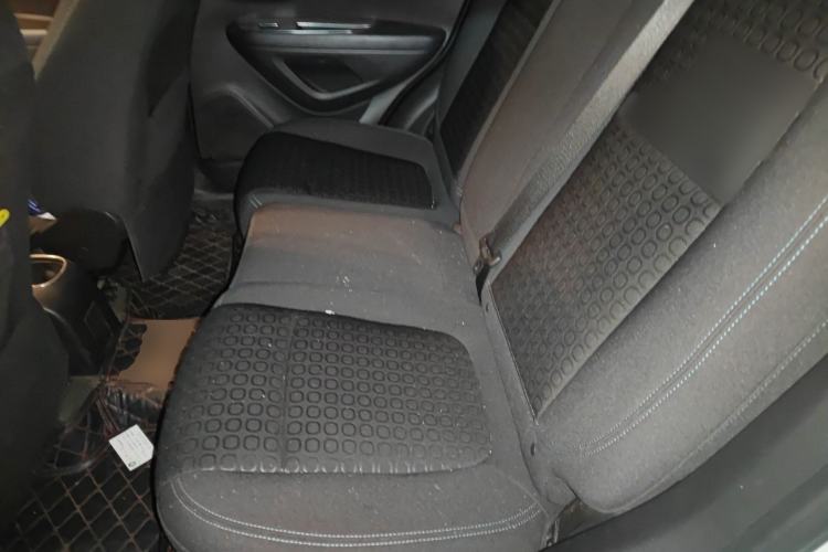 Used Chevrolet Trax 2014 1.4T Manual Two-Wheel Drive Comfort Model Left Rear Seat