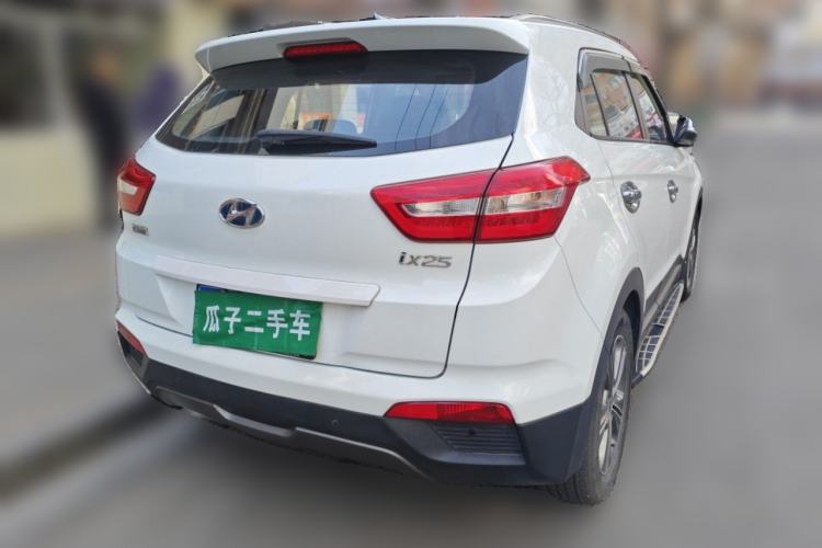 Used Hyundai ix25 2015 1.6L Automatic Two-Wheel-Drive Deluxe DLX Model
