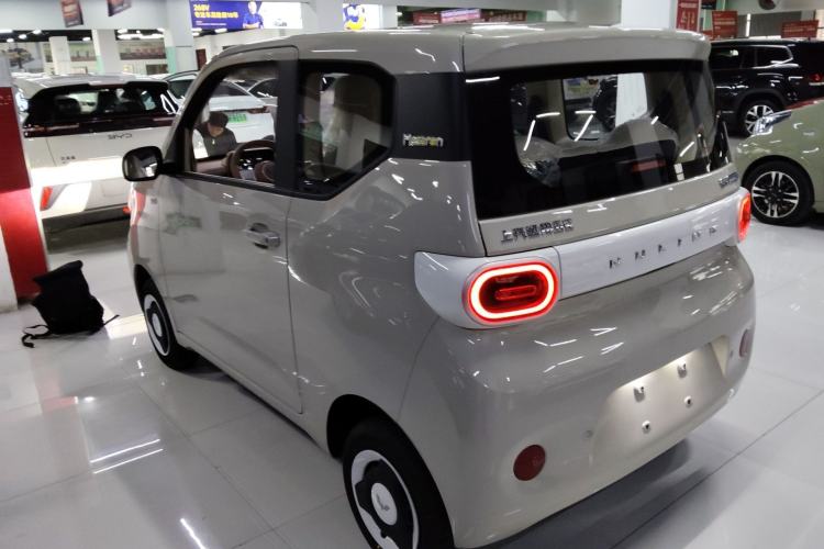 Used Wuling Hongguang MINIEV 2024 3rd Generation 215km Youth Edition Rear Left 45 Deg