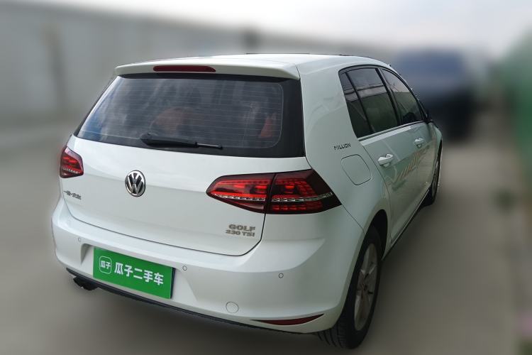 Used Volkswagen Golf 2017 230TSI Automatic Comfort Edition – Celebrating Milestone of One Million Units Rear Right 45 Deg