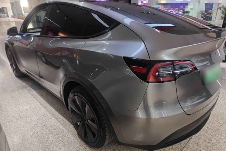 Used Tesla Model Y 2022 Long-Range All-Wheel-Drive Version