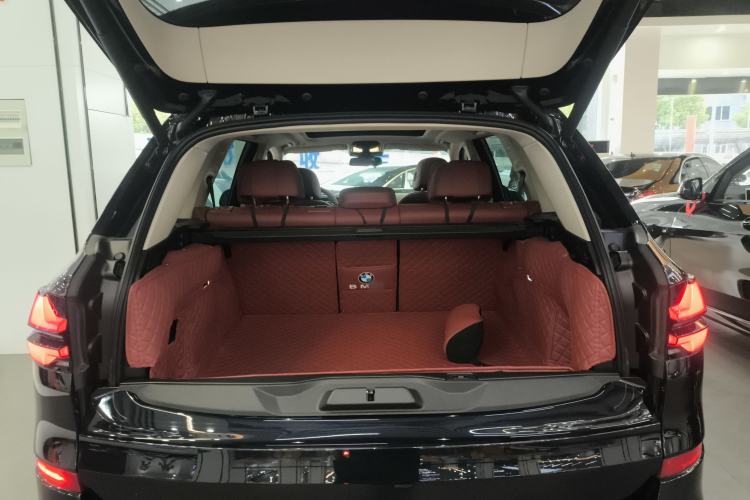 Used BMW X5 2023 xDrive 30Li Luxury M Sport Night Edition Package
